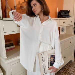 Придбати недорого жіночий костюм: сорочка + штани з шовку молочного кольору оптом Україна
