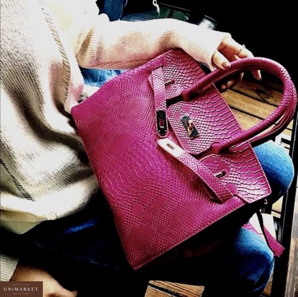 Придбати дешево жіночу сумку в стилі класичному зі зміїним принтом кольору бордового недорого