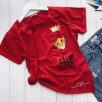 Приобрести недорого женскую футболку oversize с принтом Lion King красного цвета оптом Украина