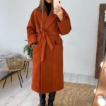 Приобрести недорого женское кашемировое пальто с поясом и карманами терракотового цвета оптом Украина