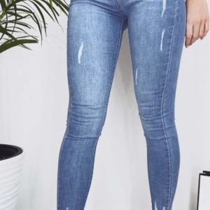 Заказать онлайн женские голубые джинсы американка с царапками на двух пуговицах недорого