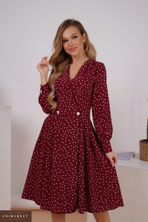 Заказать бордовое женское платье в горошек на запах с пуговицами (размер 42-48) недорого