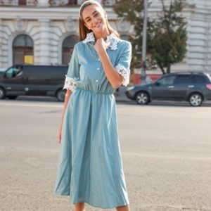 Придбати блакитне жіноче плаття міді в горошок з мереживними вставками за доступними цінами