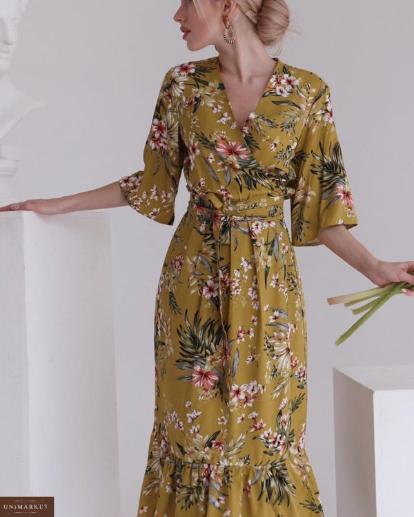 Купить горчичное женское летнее платье на запах с v-образным декольте онлайн в интернете