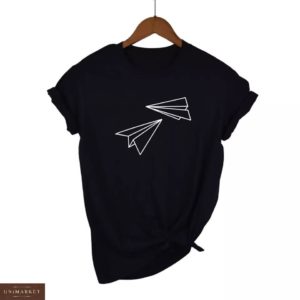 Замовити чорну жіночу вільну футболку з паперовими літаками за низькими цінами