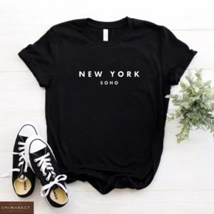Купить черную женскую футболку с надписью New York выгодно