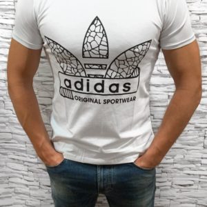 Купить белую мужскую футболку с эмблемой Adidas с круглым вырезом (размер 46-54) недорого