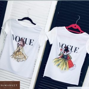 Купить онлайн белую женскую футболку Vogue с принцессами Disney в интернет-магазине