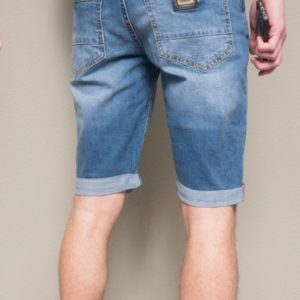 Купить онлайн мужские синие джинсовые шорты с карманами в интернет-магазине