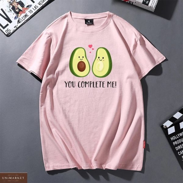 Купити рожеву жіночу футболку з принтом дві половинки авокадо в Дніпрі, Одесі