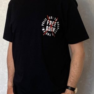 Купити чорну чоловічу бавовняну футболку з принтом Free Doom (розмір 54-60) у Львові