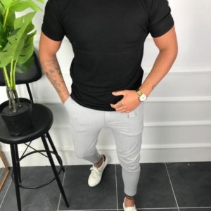 Приобрести черную мужскую базовую футболку с круглым вырезом (размер 46-52) по скидке