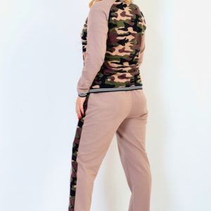 Замовити беж жіночий прогулянковий костюм з принтом камуфляж (розмір 50-64) в інтернеті