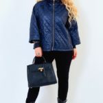 Придбати синю жіночу стьобану куртку на синтепоні з вільними рукавами (розмір 50-64) недорого