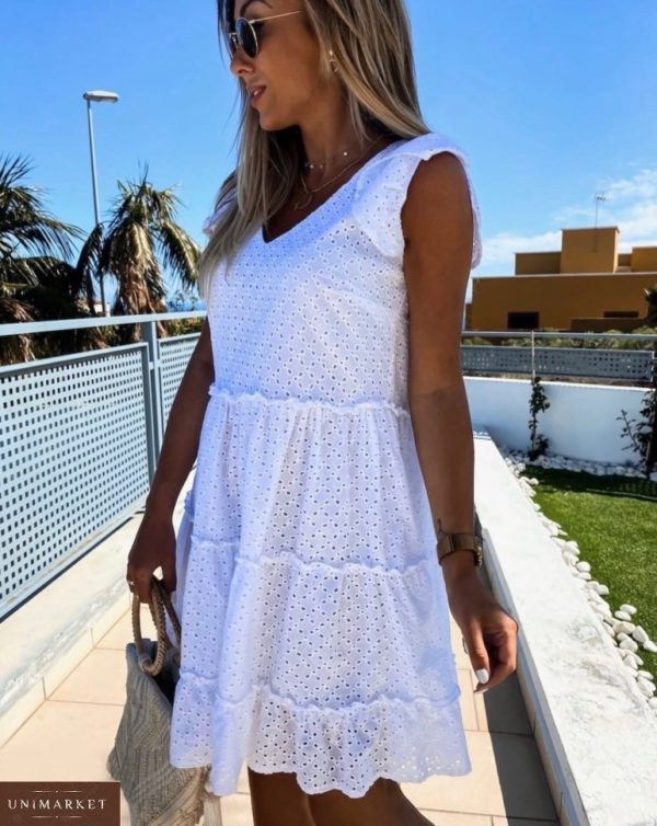 Купить белое женское свободное платье из прошвы с воланами и рукавами-бабочками онлайн