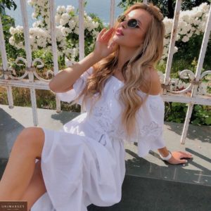 Купить женское длинное белое летнее платье с открытыми плечами (размер 42-52) онлайн