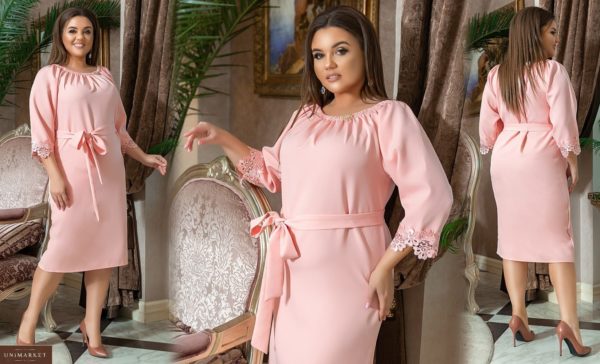 Купити рожеве жіноче елегантне плаття міді з брошкою в комплекті (розмір 50-60) по знижці