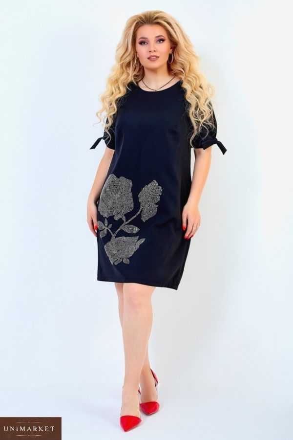 Заказать черное женское платье из костюмки со стразами с завязками на рукавах (размер 50-64) по низким ценам