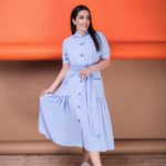 Купити блакитне жіноче плаття-сорочка довжини міді з кишенями (розмір 50-64) в Україні