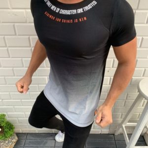 Купить черную мужскую футболку с градиентом и надписью (размер 48-54) недорого