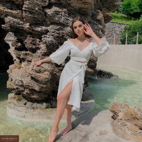 Купить белый женский костюм: кофта на запах с открытыми плечами + юбка на запах (размер 42-50) онлайн