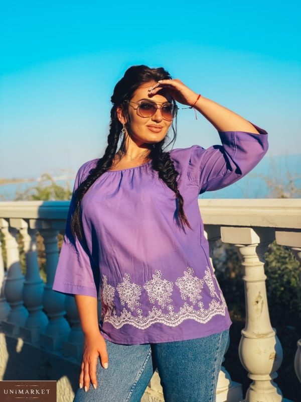 Купити лавандову жіночу вільну блузку з батисту з вишивкою (розмір 50-56) в Україні