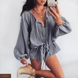 Купить серый женский комбинезон с широкими рукавами из жатки онлайн
