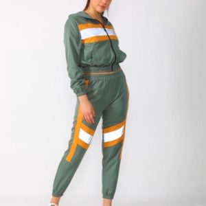 Замовити кольору хакі жіночий спортивний костюм з укороченою кофтою на змійці онлайн
