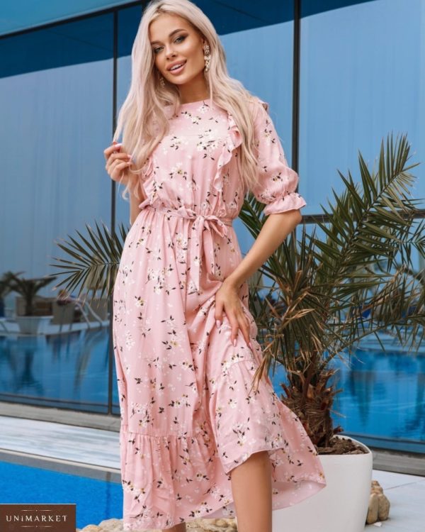 Купити жіночу квіткову сукню з рюшами і поясом рожевого кольору (розмір 42-48) в Україні