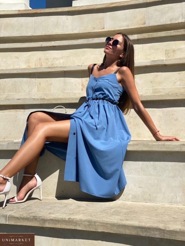 Купить женское летнее голубое платье-рубашка миди на бретелях онлайн