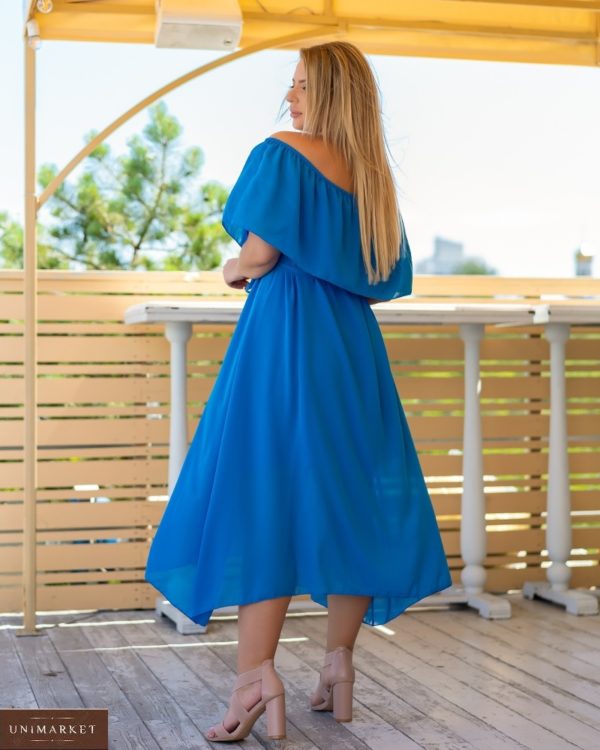 Приобрести женское воздушное платье на лето свободного кроя с открытыми плечами голубого цвета (размер 48-62) выгодно