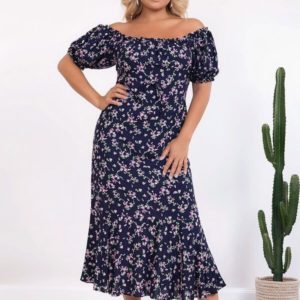 Купить синее платье в цветы из штапеля с открытыми плечами (размер 50-56) женское дешево