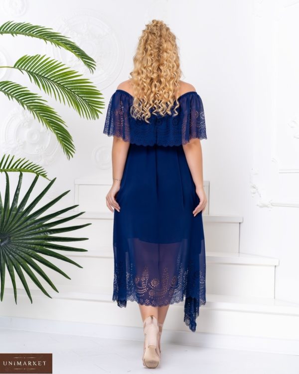 Заказать шифоновое женское платье с перфорацией синее с открытыми плечами (размер 48-50) по низким ценам