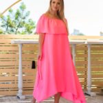 Купити жіночу вільного крою повітряну сукню з відкритими плечима рожевого кольору (розмір 48-62) онлайн