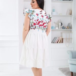 Придбати білу жіночу сукню вільного крою з льону з кольоровою вишивкою (розмір 50-56) по знижці