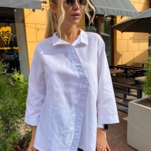 Придбати жіночу бавовняну сорочку вільного крою білого кольору в Україні