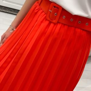 Заказать красную женскую плиссированную юбку из коттона с поясом дешево