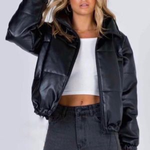 Приобрести черную короткую женскую теплую куртку из эко кожи онлайн