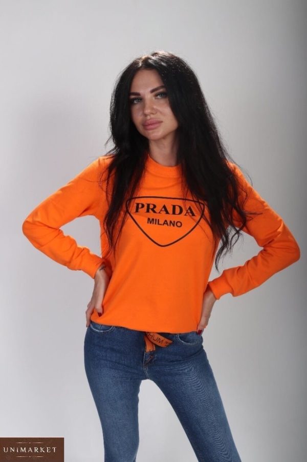 Приобрести оранжевый женский свитшот с надписью Prada выгодно