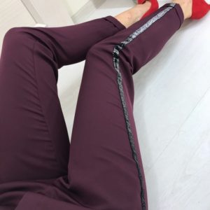 Заказать для женщин укороченные брюки с блестящими лампасами цвета марсала онлайн