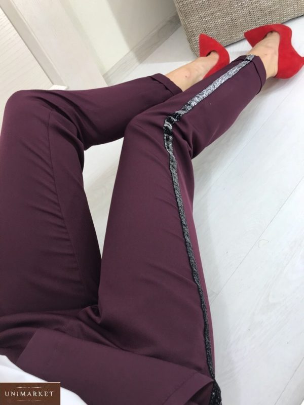 Заказать для женщин укороченные брюки с блестящими лампасами цвета марсала онлайн