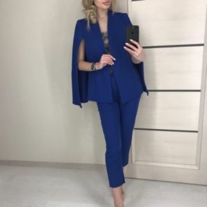 Заказать синий женский брючный костюм с кейпом онлайн