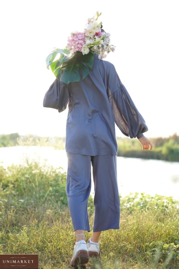 Приобрести женский Костюм с кюлотами и удлиненной блузкой (размер 42-52) серо-голубого цвета выгодно