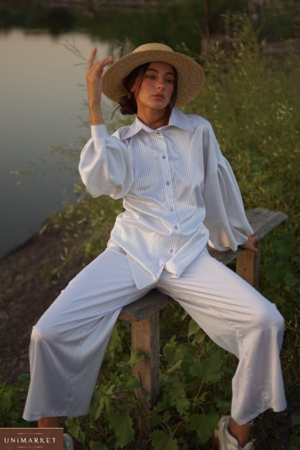Замовити жіночий білий Костюм в вертикальну смужку: штани і блуза з шовку атласу (розмір 42-48) дешево