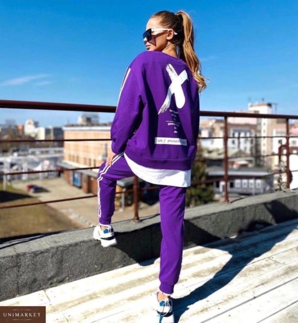Заказать двухцветный спортивный костюм с накатом на спине для женщин фиолетового цвета на осень по скидке
