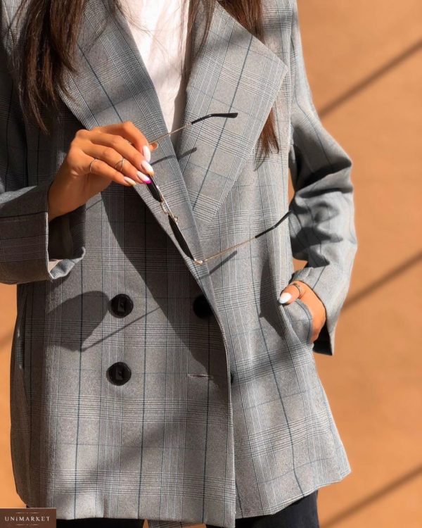 Приобрести серого цвета Двубортный пиджак в клетку с поясом из эко кожи для женщин на осень выгодно