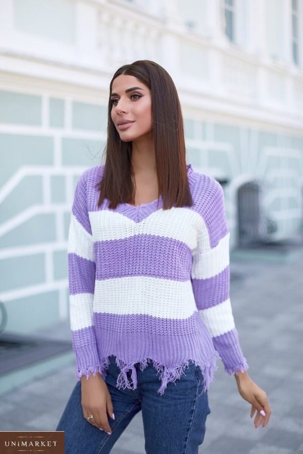 Заказать сиреневый женский свитер в широкую полоску с необработанными краями дешево