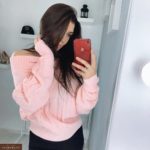 Придбати рожевий в'язаний светр з відкритими плечима жіночий дешево