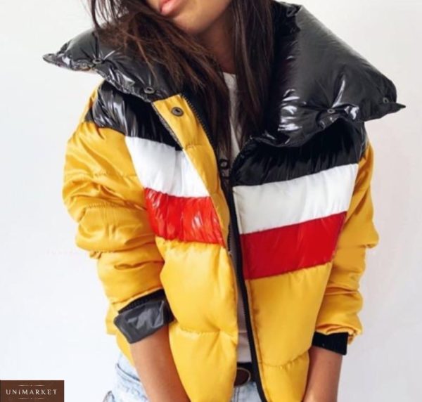 Замовити жіночу жовту коротку куртку з матово-лакової плащової тканини на осінь дешево