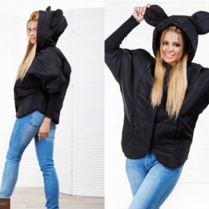 Замовити жіночу куртку на синтепоні з вушками Міккі Мауса чорного кольору зі знижкою